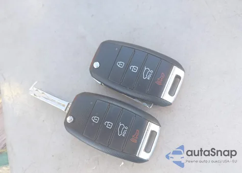 2015 Kia Sedona L z USA, uszkodzony, nr VIN KNDMA5C16F6032957